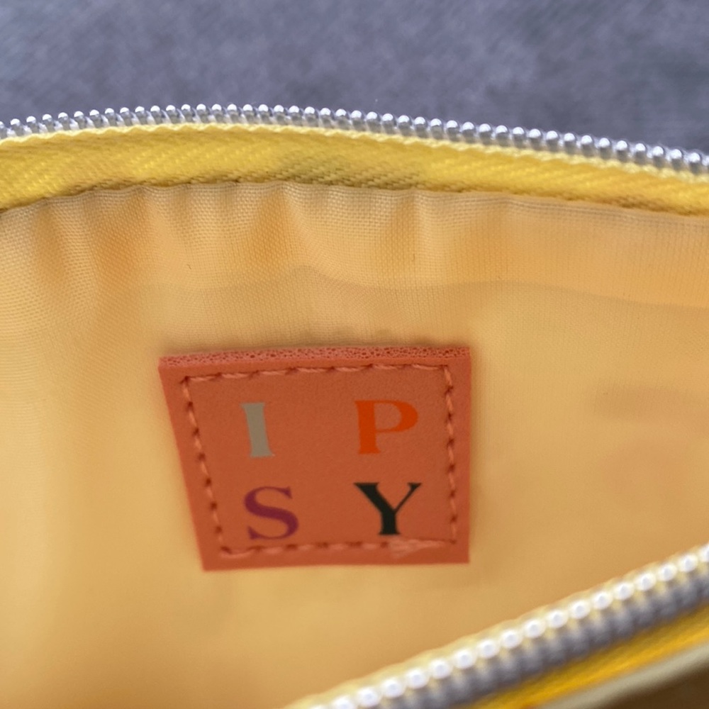 Ipsy Makeup Bag New with Brushes - Picture 5 of 10